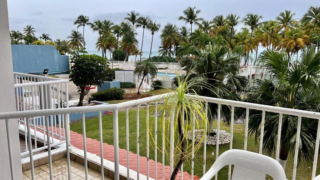 Beachfront Tropical Tantra Apartment San Juan Luaran gambar