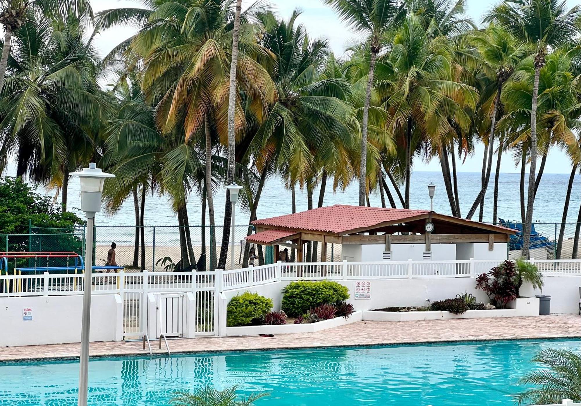 Beachfront Tropical Tantra Apartment San Juan Luaran gambar