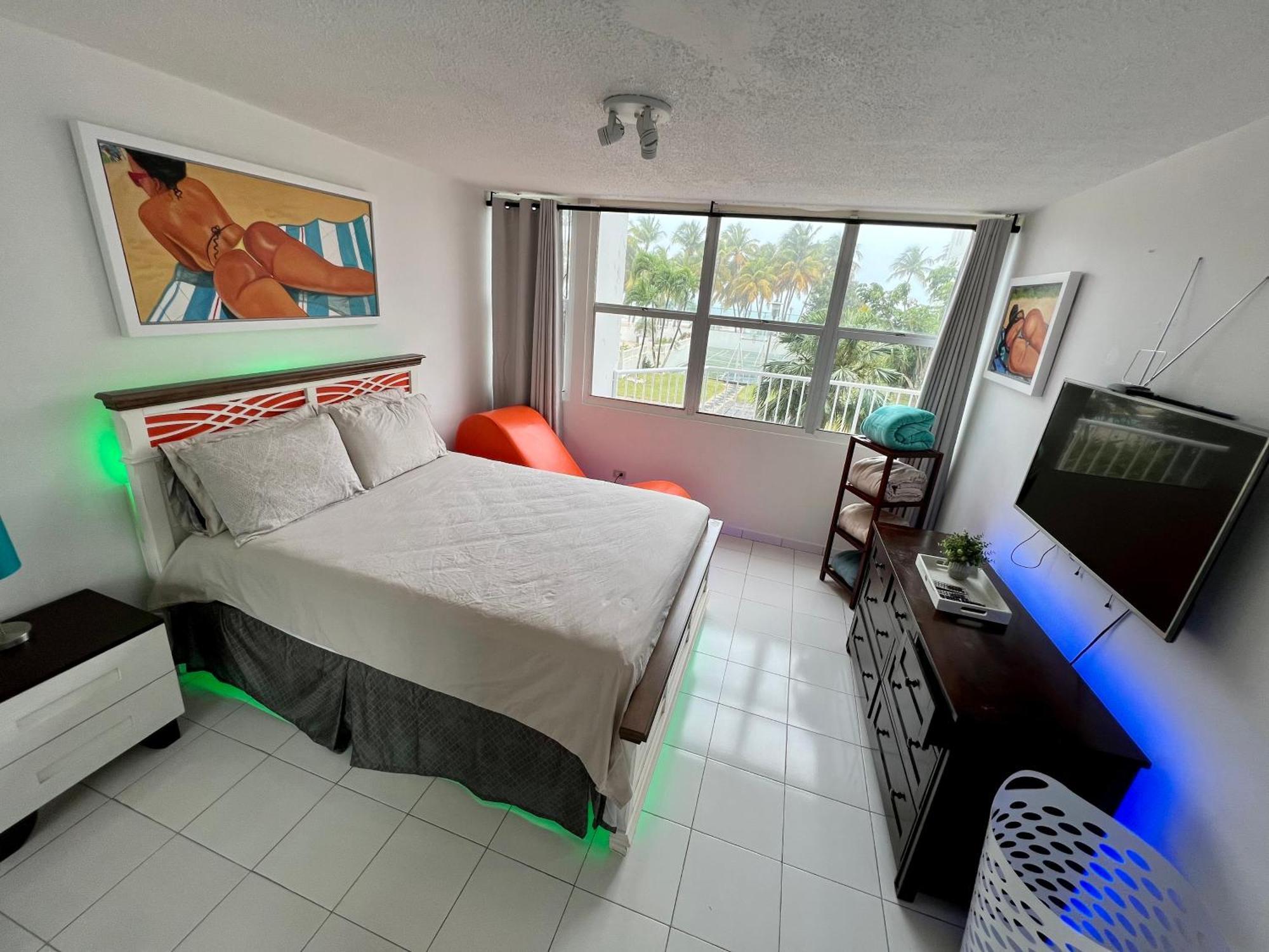 Beachfront Tropical Tantra Apartment San Juan Luaran gambar
