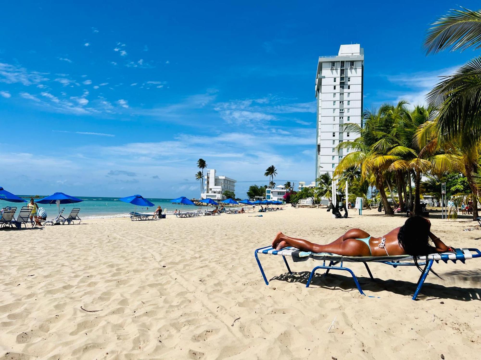 Beachfront Tropical Tantra Apartment San Juan Luaran gambar