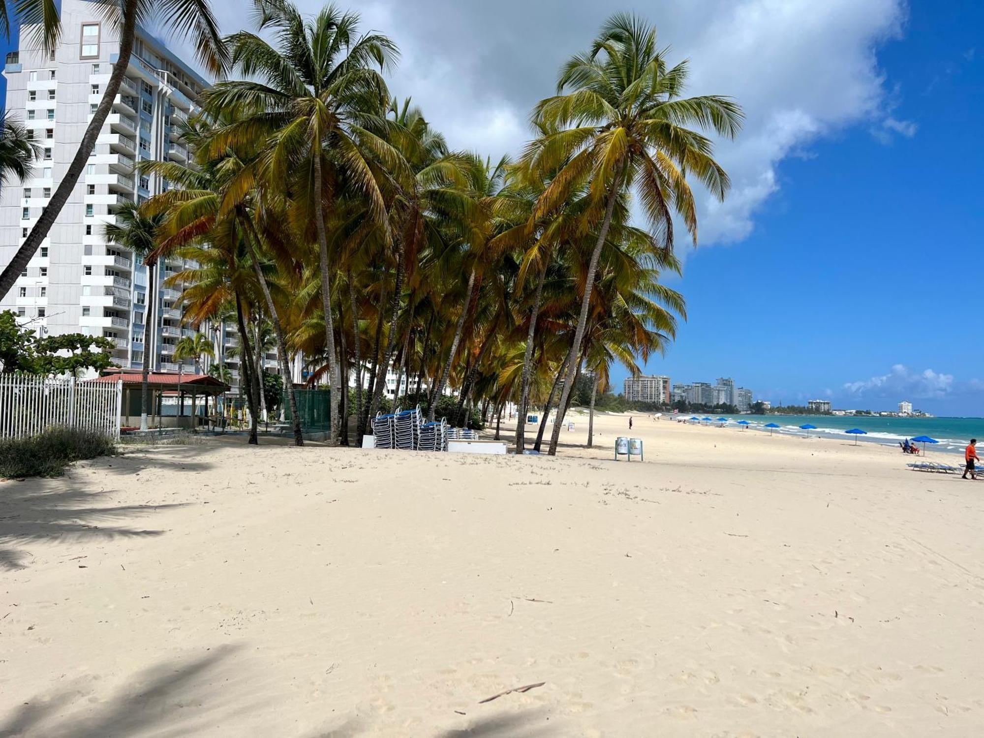 Beachfront Tropical Tantra Apartment San Juan Luaran gambar