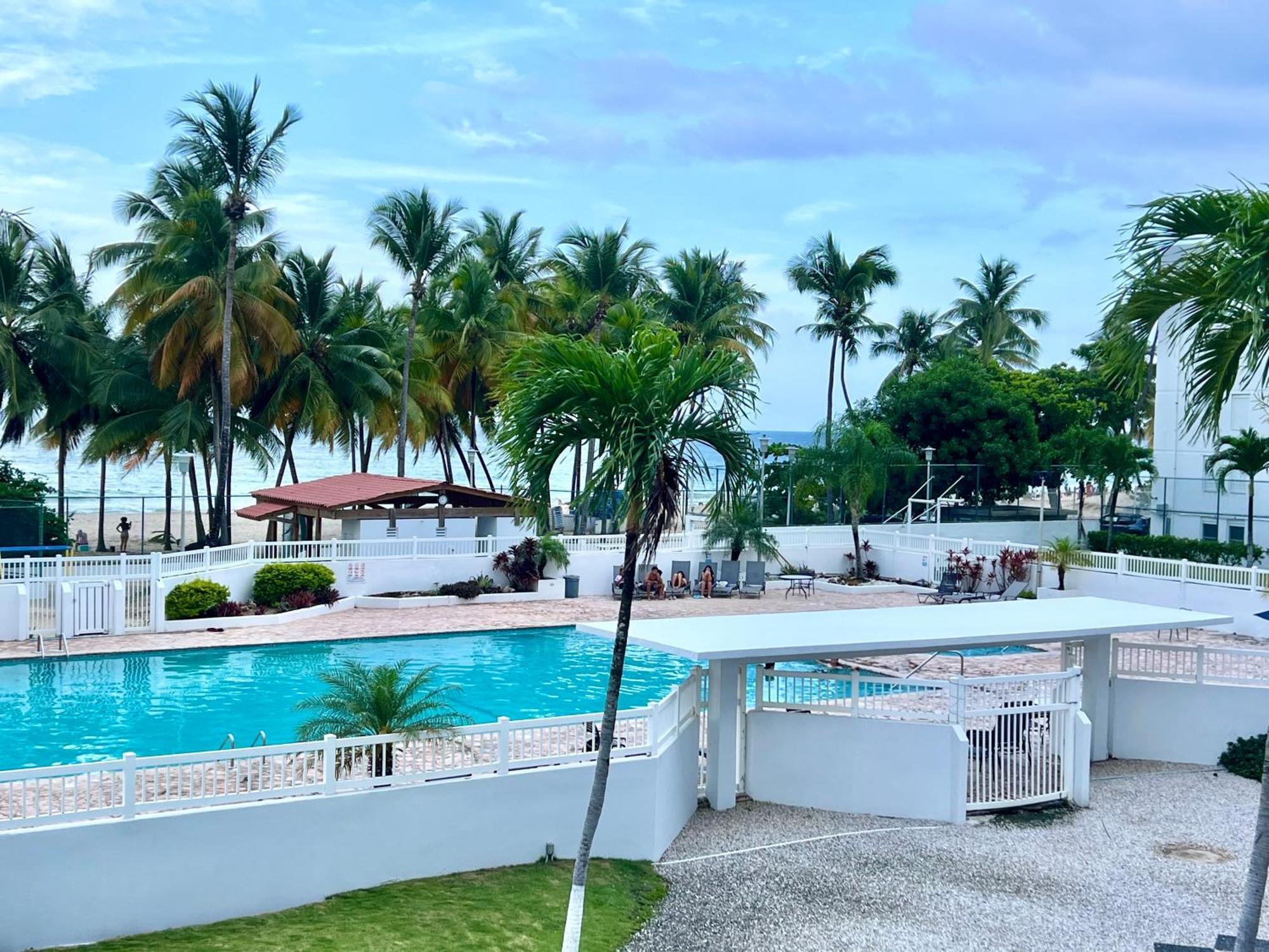 Beachfront Tropical Tantra Apartment San Juan Luaran gambar