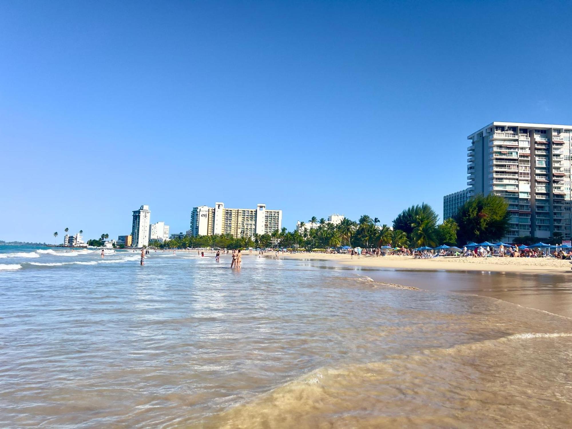 Beachfront Tropical Tantra Apartment San Juan Luaran gambar